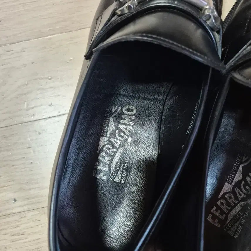 [BUNJANG] Ferragamo Gancini Loafers Men&