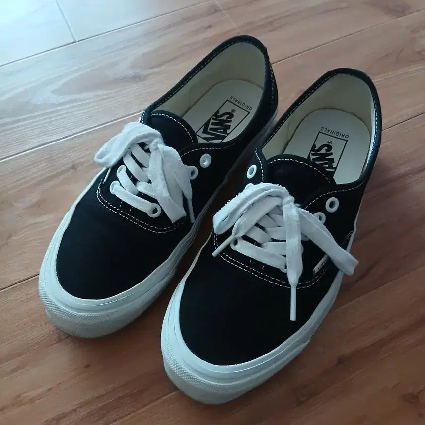 [BUNJANG] Vans Vault Black Sneakers / 반스 볼트 블랙 255