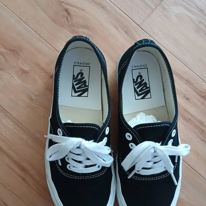 [BUNJANG] Vans Vault Black Sneakers / 반스 볼트 블랙 255