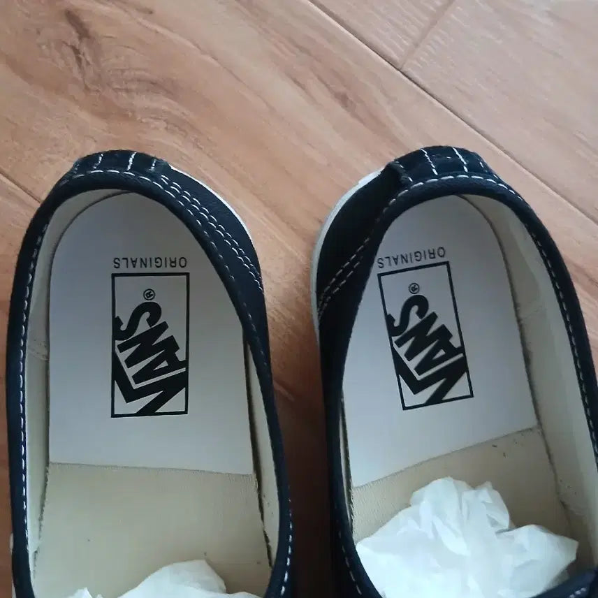 [BUNJANG] Vans Vault Black Sneakers / 반스 볼트 블랙 255