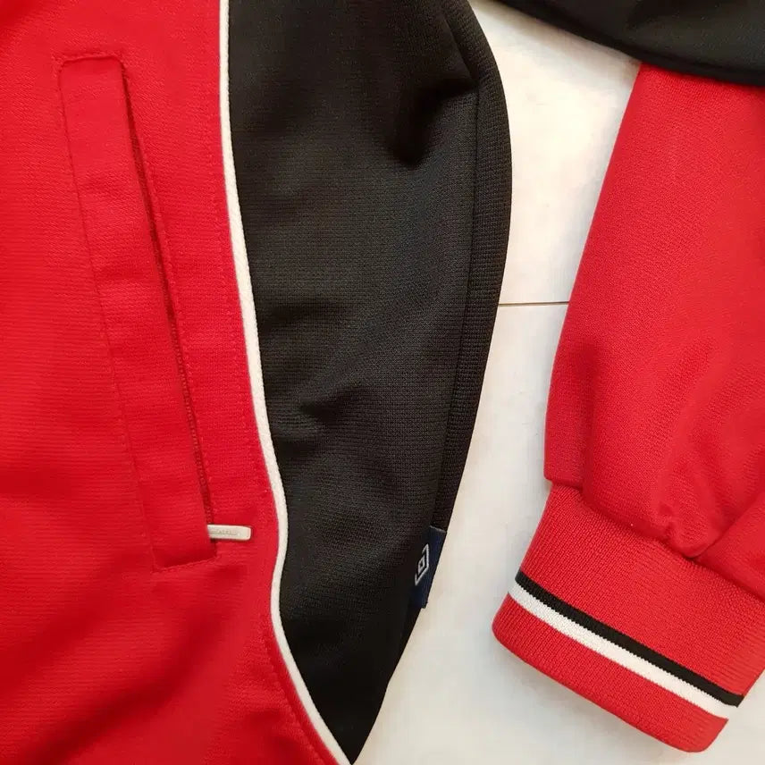 [BUNJANG] Umbro Red/Black Track Top / 엄브로 레드/블랙 트랙탑