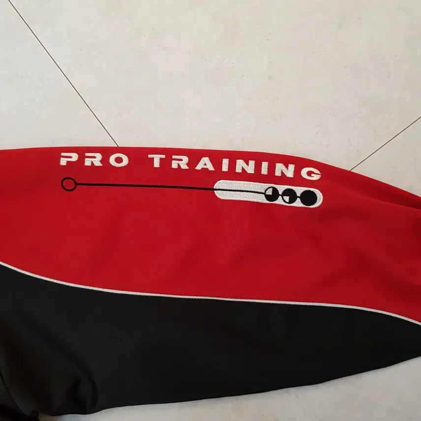 [BUNJANG] Umbro Red/Black Track Top / 엄브로 레드/블랙 트랙탑
