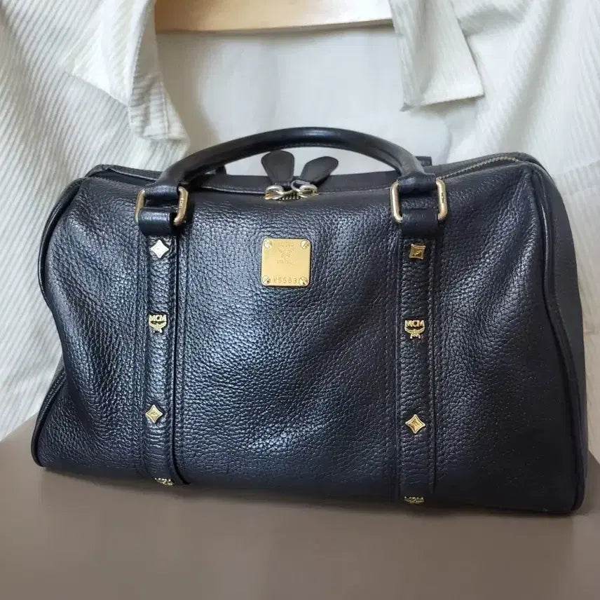 [BUNJANG] MCM Black Leather Bucket Bag / MCM 블랙 가죽 버킷백 성주택 있어요