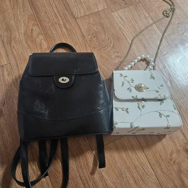[BUNJANG] Black Backpack / 가방 두개