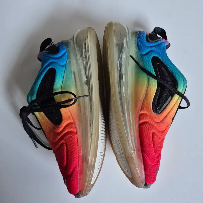 [BUNJANG] Nike Air Max 720 Rainbow Sneakers / 235)나이키 에어맥스 720 레인보우 운동화