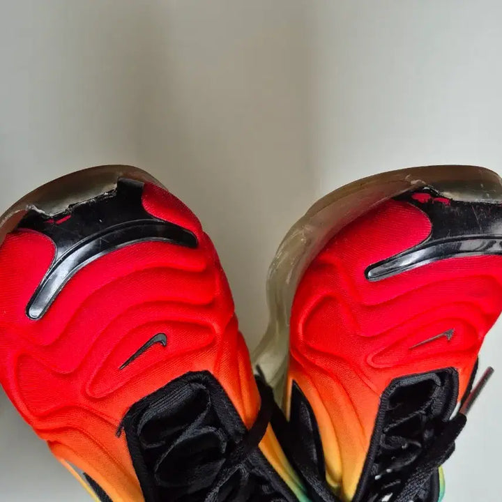 [BUNJANG] Nike Air Max 720 Rainbow Sneakers / 235)나이키 에어맥스 720 레인보우 운동화