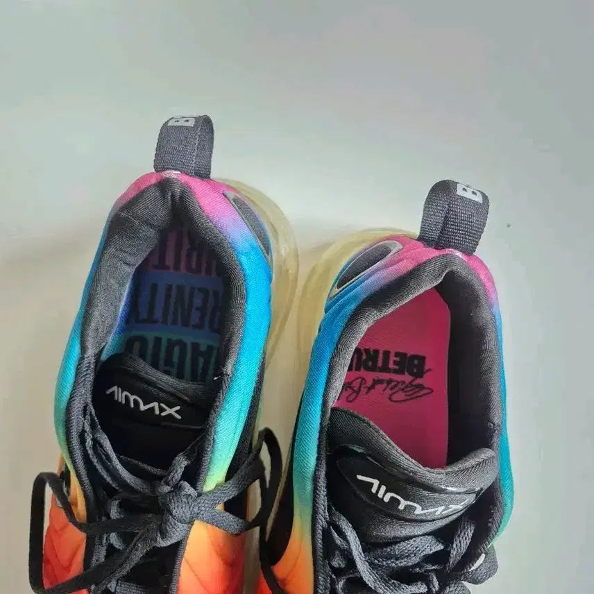 [BUNJANG] Nike Air Max 720 Rainbow Sneakers / 235)나이키 에어맥스 720 레인보우 운동화