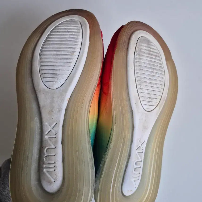 [BUNJANG] Nike Air Max 720 Rainbow Sneakers / 235)나이키 에어맥스 720 레인보우 운동화