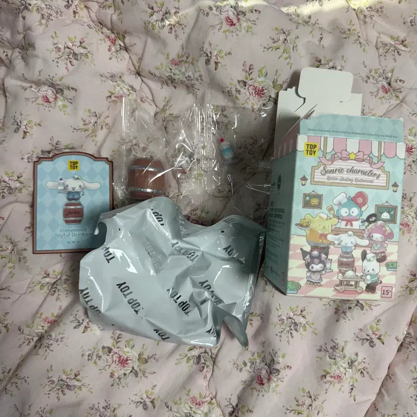 [BUNJANG] TOPTOY Sanrio Cinnamoroll Joyful Drinking Roller Skating Figure / TOPTOY 산리오 시나모롤 Joyful Drinking 롤러스케이팅