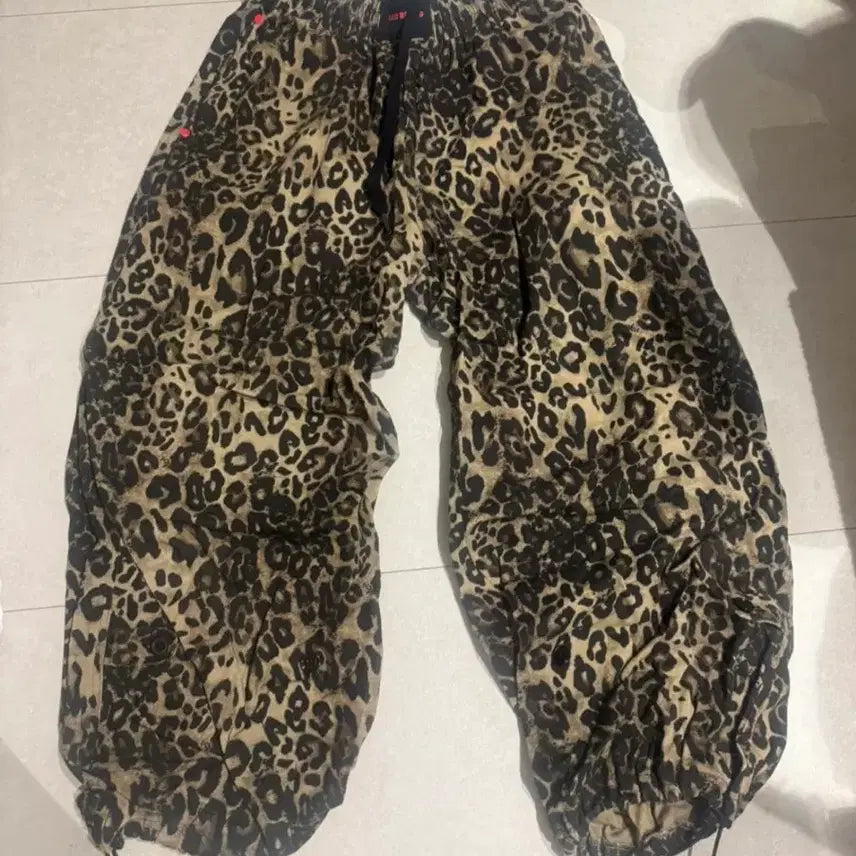 [SOLD OUT] BAD BLOOD 호피무늬 조거팬츠