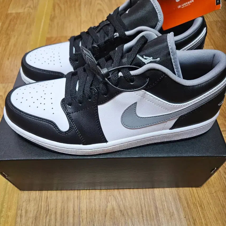 [BUNJANG] Nike Air Jordan 1 Low Black/White Sneakers / (새제품)나이키 에어조던1 로우 275사이즈 팔아요