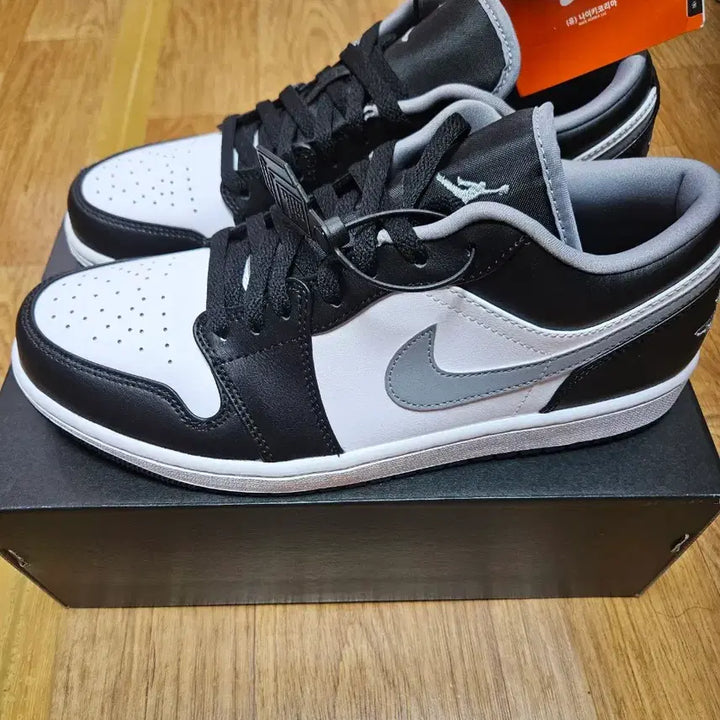 [BUNJANG] Nike Air Jordan 1 Low Black/White Sneakers / (새제품)나이키 에어조던1 로우 275사이즈 팔아요