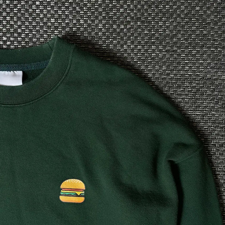 [BUNJANG] EGU Green Hamburger Printed Sweatshirt / EGU 그린 햄버거 프린팅 맨투맨 M