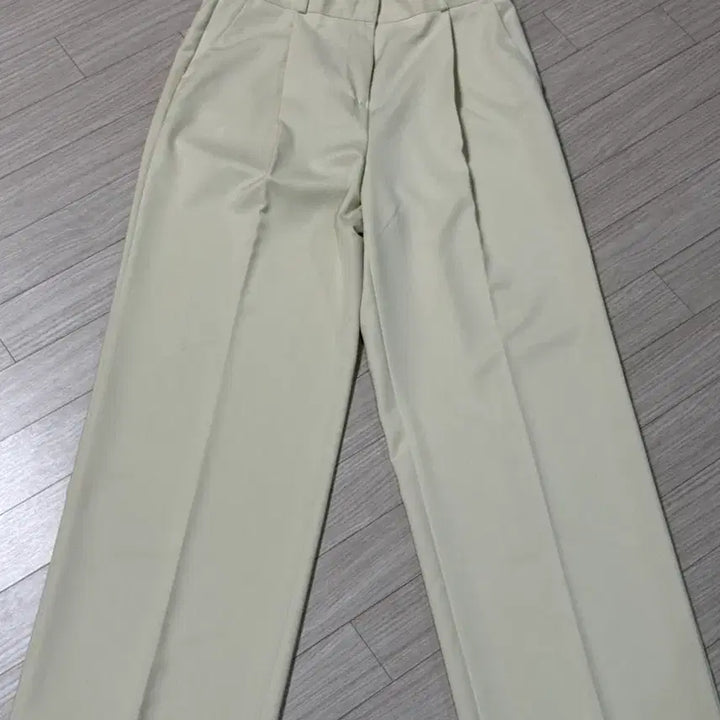 [BUNJANG] WLOG Summer Pleated Slacks Cream (Short L) / 원로그 썸머 핀턱슬랙스 크림 새상품 (short L)