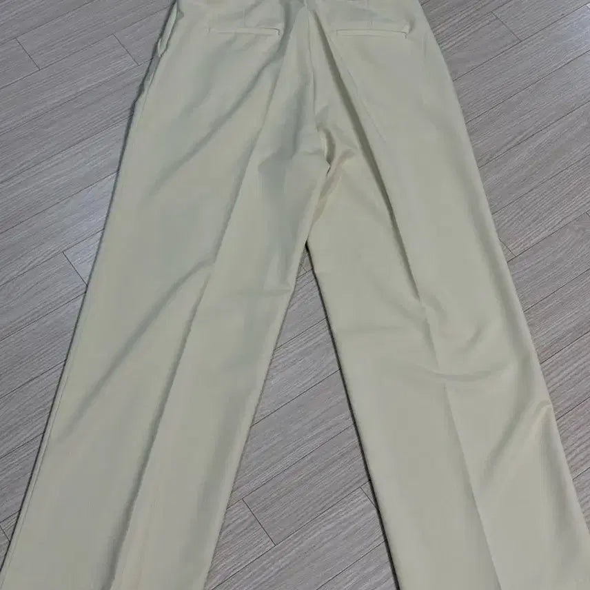 [BUNJANG] WLOG Summer Pleated Slacks Cream (Short L) / 원로그 썸머 핀턱슬랙스 크림 새상품 (short L)