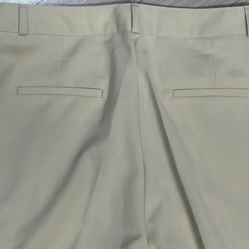 [BUNJANG] WLOG Summer Pleated Slacks Cream (Short L) / 원로그 썸머 핀턱슬랙스 크림 새상품 (short L)