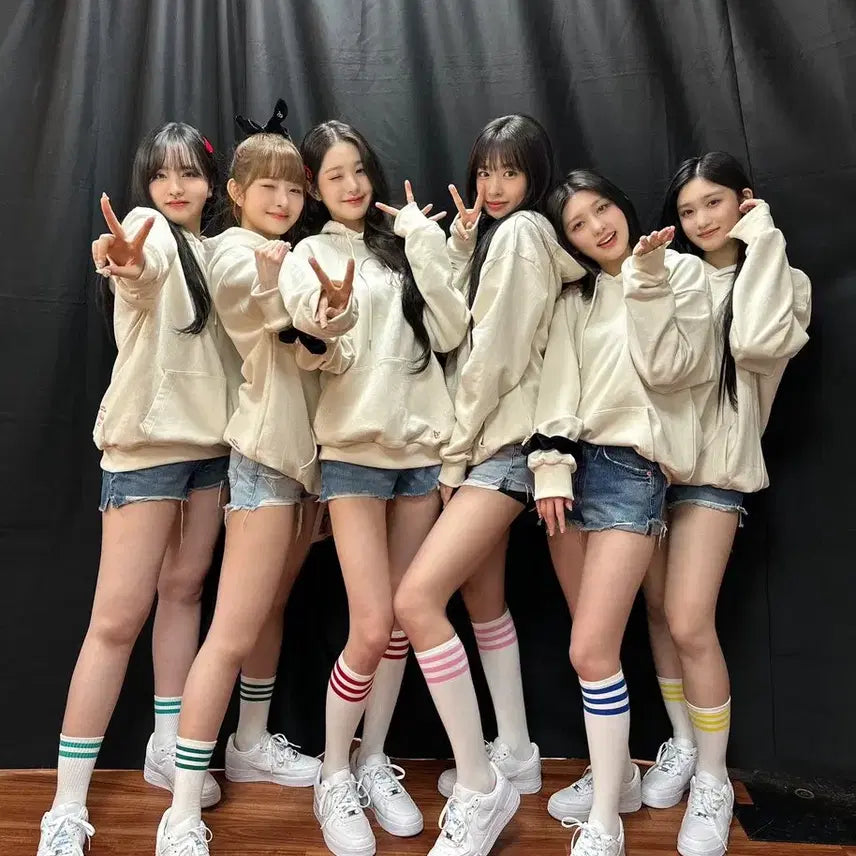 [BUNJANG] IVE From Queen Hoodie / 아이브 팬콘서트 프롬퀸 MD 엠디 후드 후드티