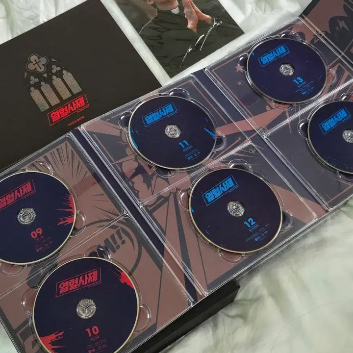 [BUNJANG] The Fiery Priest Blu-ray / (개봉) 열혈사제 블루레이 판매