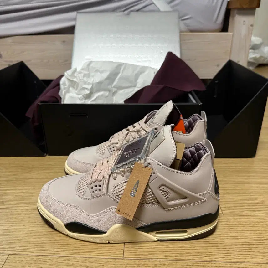 [BUNJANG] Nike Jordan 4 x A Ma Maniére W275 Sneakers / 나이키 조던4 x 아 마 마니에르 w275  새상품 팝니다!