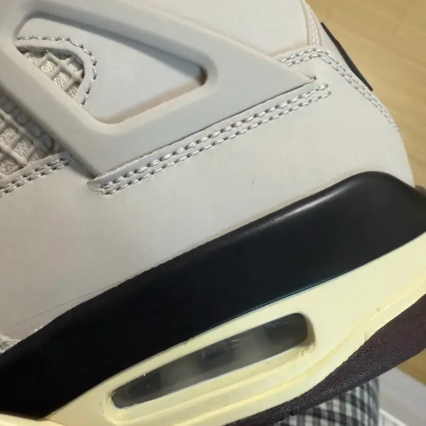 [BUNJANG] Nike Jordan 4 x A Ma Maniére W275 Sneakers / 나이키 조던4 x 아 마 마니에르 w275  새상품 팝니다!