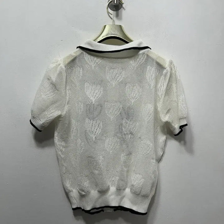 [BUNJANG] White Flower Embroidered Short Sleeve Cardigan Knit Top / 화이트 플라워 자수 반팔 가디건 니트 여성