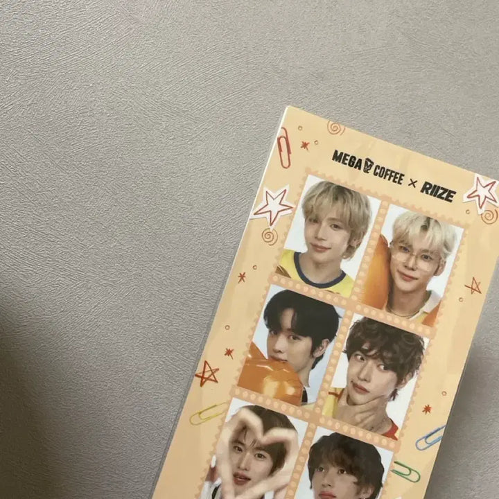 [SOLD OUT] 메가커피 라이즈 우표 스티커, 씰스티커 미개봉