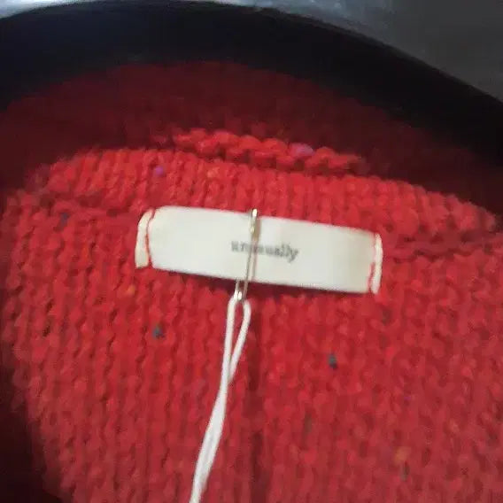 [BUNJANG] Unusually Red Knit Zip-Up Cardigan / unusually 브랜드의 빨간색 니트 집업