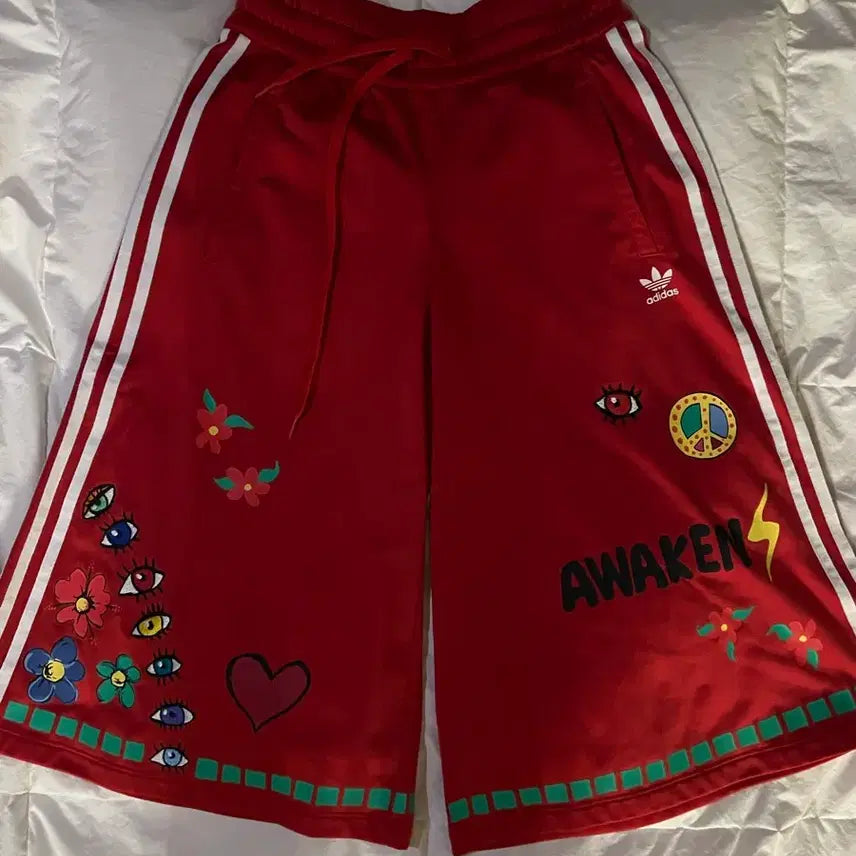 [SOLD OUT] 아디다스 오리지널스 x 퍼렐 윌리엄스 비치