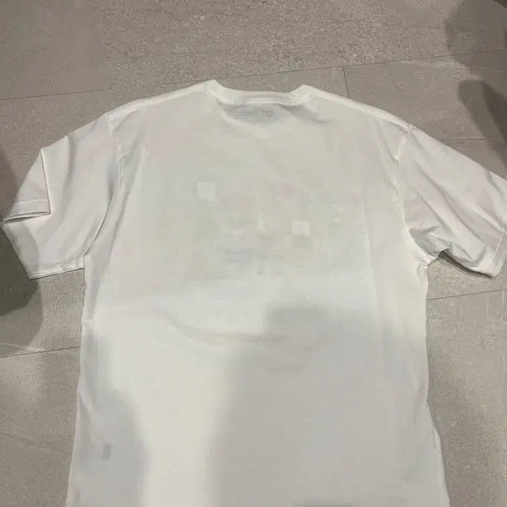 [BUNJANG] Uniqlo SpongeBob T-shirt White L / 유니클로 스폰지밥 티셔츠 화이트 L