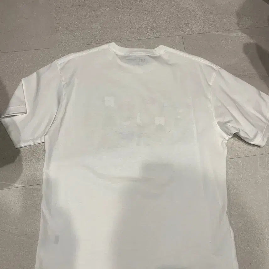 [BUNJANG] Uniqlo SpongeBob T-shirt White L / 유니클로 스폰지밥 티셔츠 화이트 L