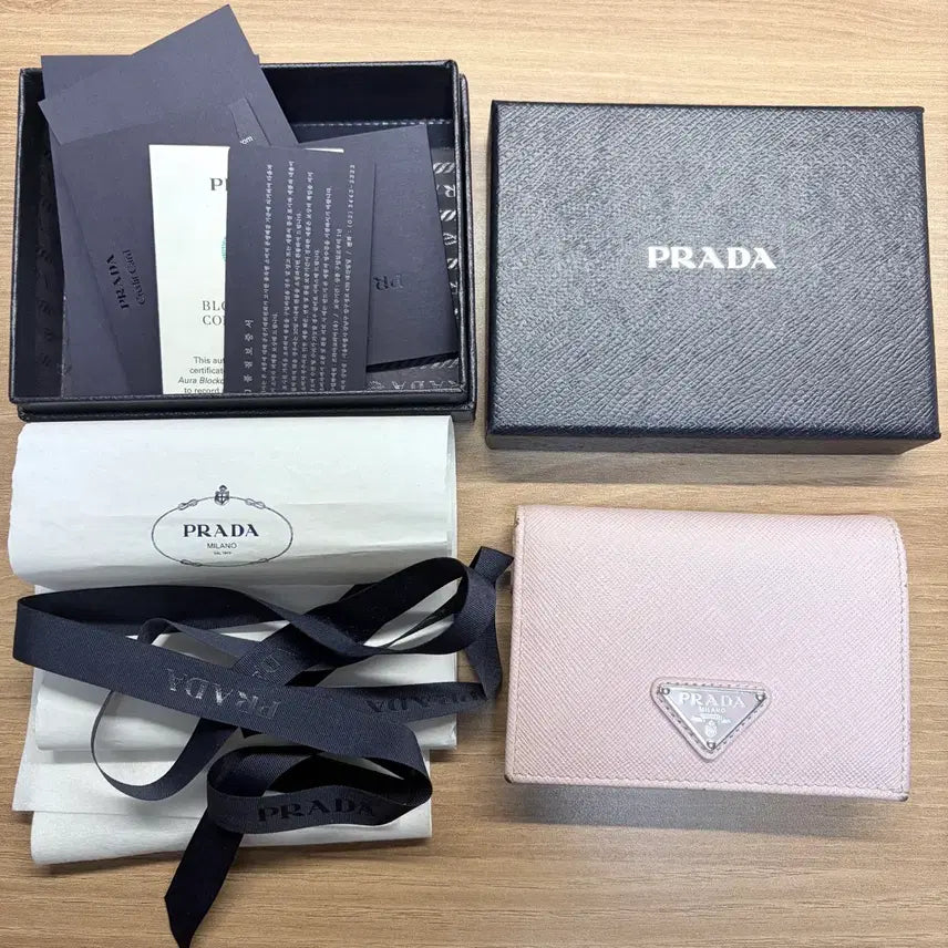 [SOLD OUT] 프라다 사피아노 반지갑 핑크