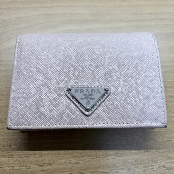 [SOLD OUT] 프라다 사피아노 반지갑 핑크