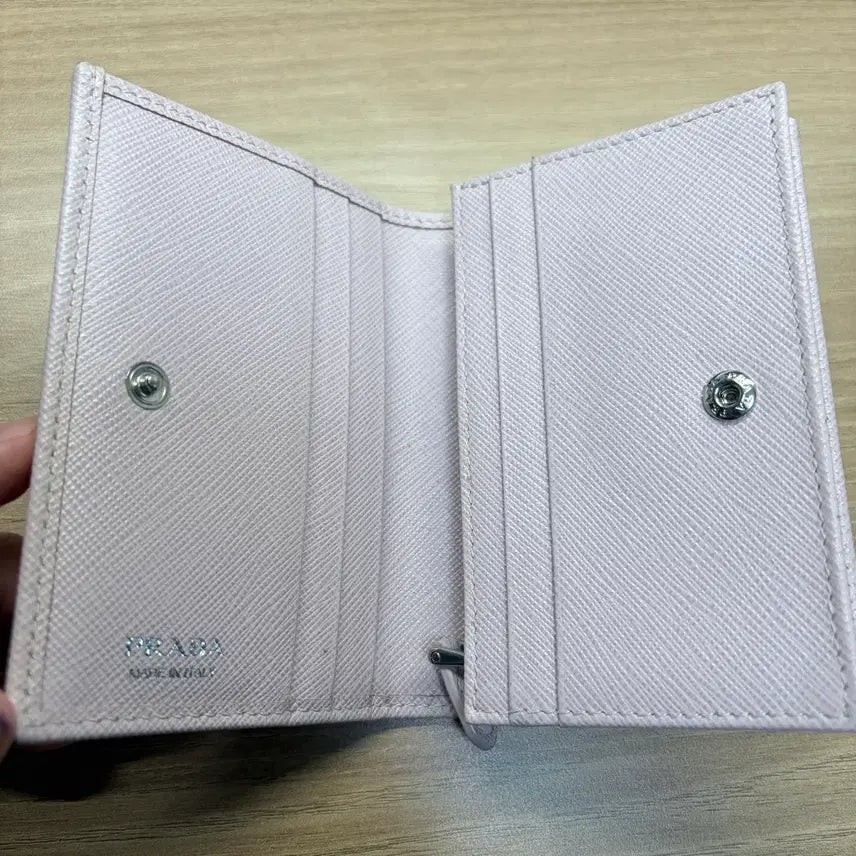 [SOLD OUT] 프라다 사피아노 반지갑 핑크