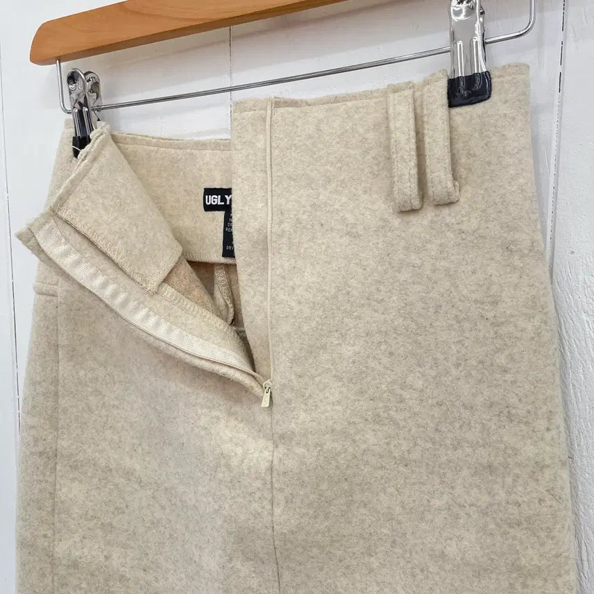 [BUNJANG] UGLYSHADOW Long H-Line Skirt Oatmeal / 어글리쉐도우(UGLYSHADOW) 백포켓 뒷트임 롱 스커트 오트밀