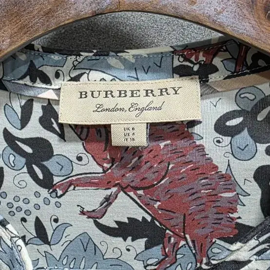 [BUNJANG] Burberry Floral Pattern Blouse UK6 / (정품)BURBERRY 버버리,  플라워 패턴 블라우스 UK6, 거의
