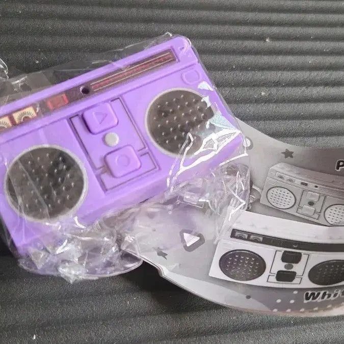 [BUNJANG] Retro Mini Radio Cassette Mascot Gacha Keyring Purple / 레트로 미니 라디오 카세트 마스코트 가챠 키링 퍼플