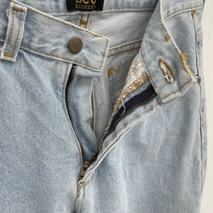 [BUNJANG] Lee Riders Tapered Light Wash Denim Jeans / Lee[리] 라이더스 테이퍼드 연청 데님 팬츠 청바지