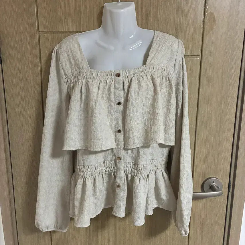 [BUNJANG] Ivory Shirring Blouse / 아이보리 셔링 블라우스