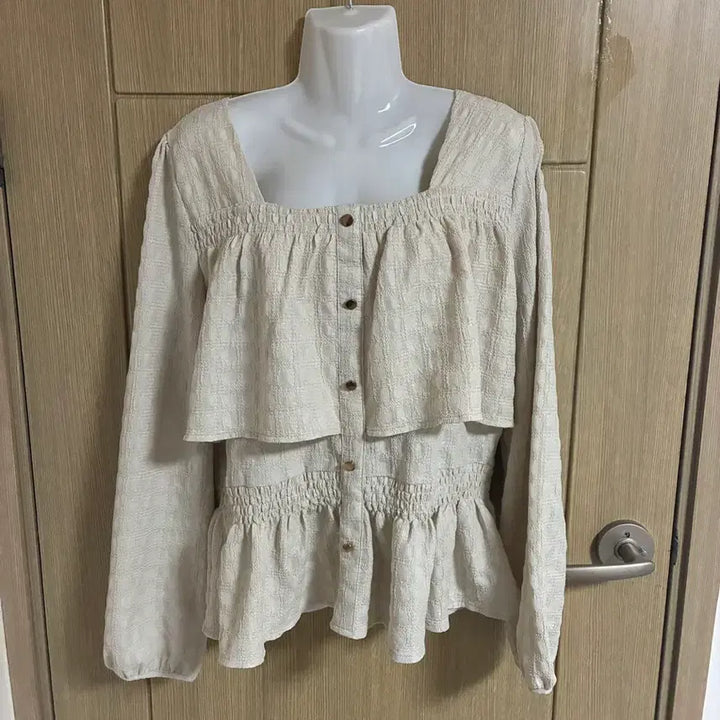 [BUNJANG] Ivory Shirring Blouse / 아이보리 셔링 블라우스