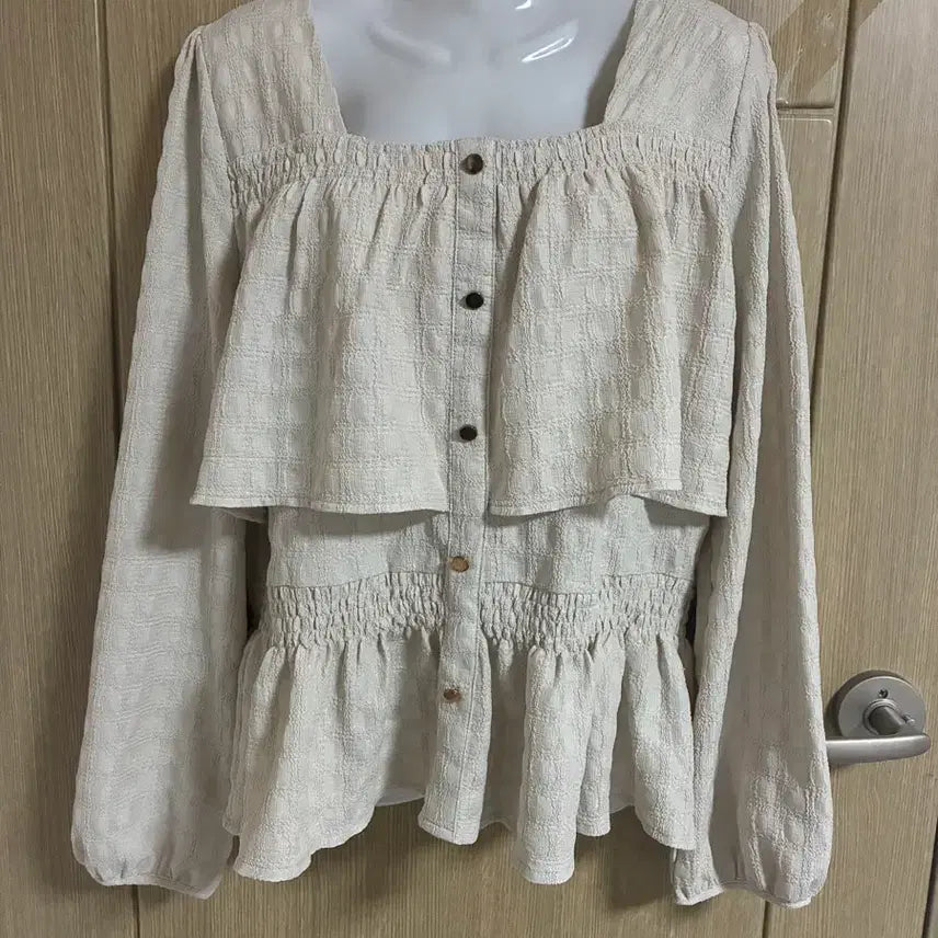 [BUNJANG] Ivory Shirring Blouse / 아이보리 셔링 블라우스