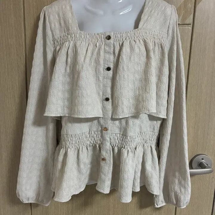 [BUNJANG] Ivory Shirring Blouse / 아이보리 셔링 블라우스