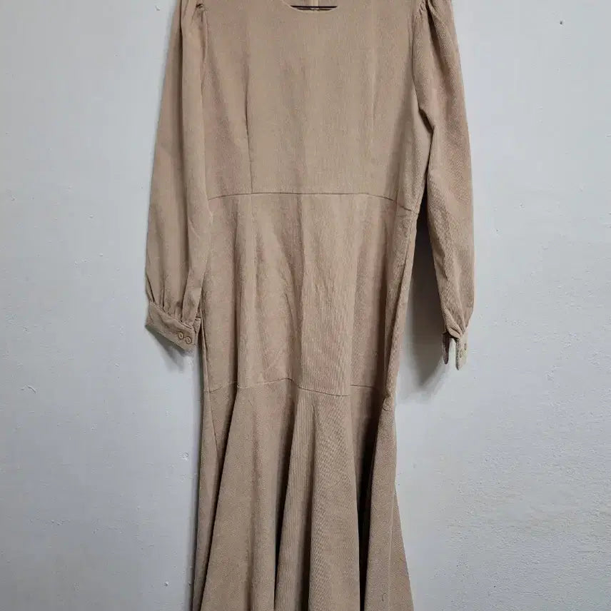 [SOLD OUT] 베이지 톤 코듀로이 롱 원피스