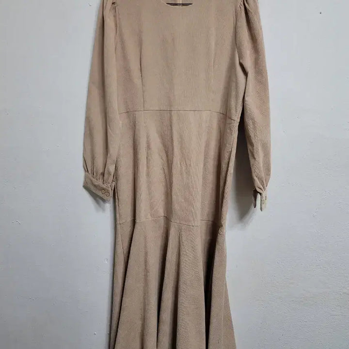 [SOLD OUT] 베이지 톤 코듀로이 롱 원피스