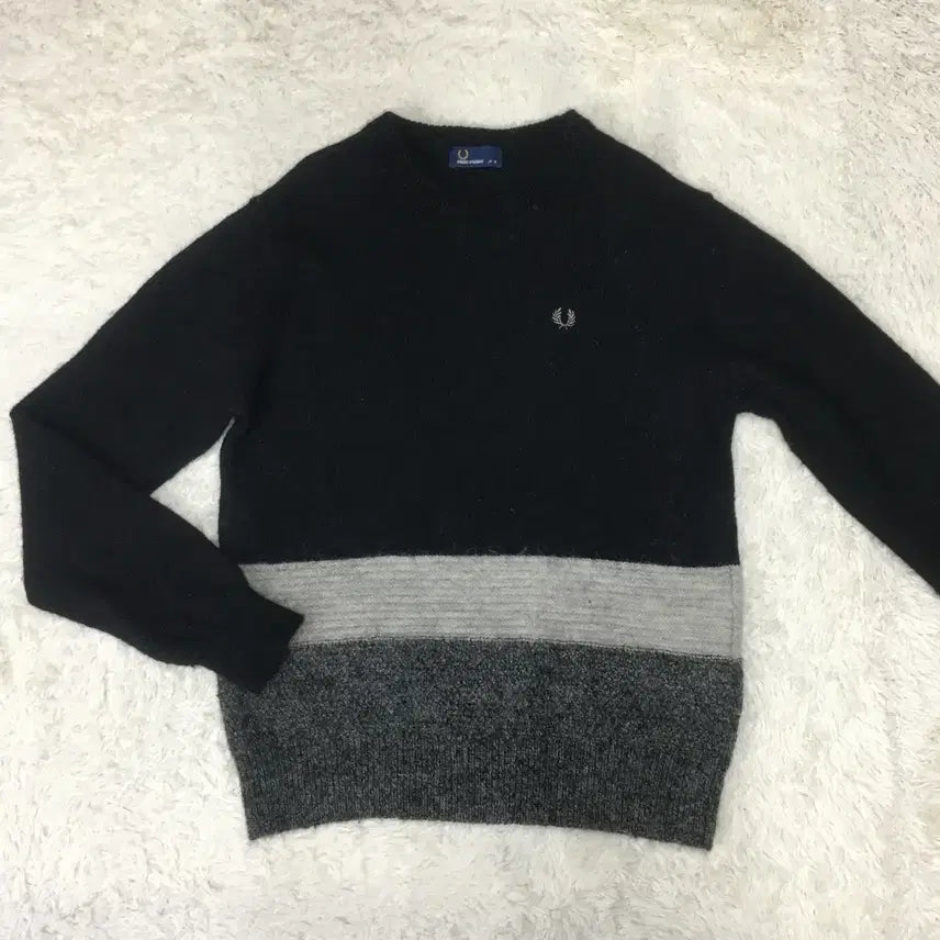 [BUNJANG] Fred Perry Round Neck Knit Sweater / 프레드페리 라운드넥니트 CC17