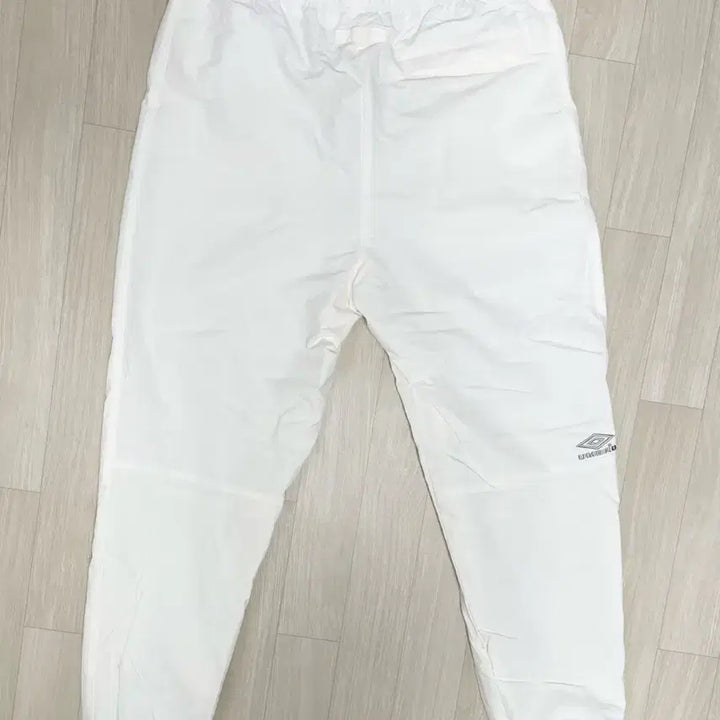 [BUNJANG] Umbro Training Pants White 85 / 엄브로 트레이닝 팬츠 화이트 85 새상품