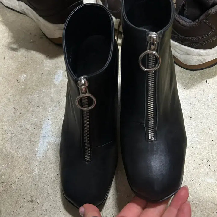 [BUNJANG] KUHO Black Leather Ankle Boots (230-235mm) / KUHO 구호 블랙 앵클 부츠 230~235mm