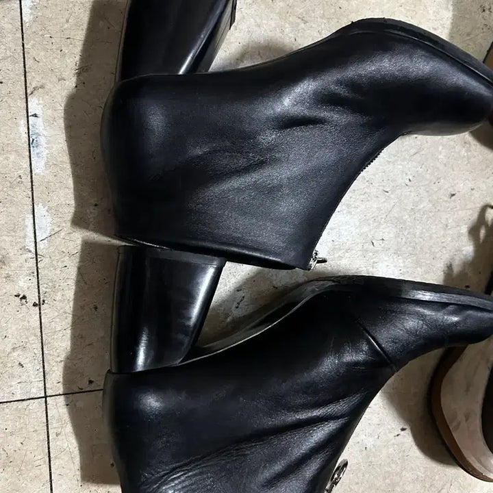 [BUNJANG] KUHO Black Leather Ankle Boots (230-235mm) / KUHO 구호 블랙 앵클 부츠 230~235mm
