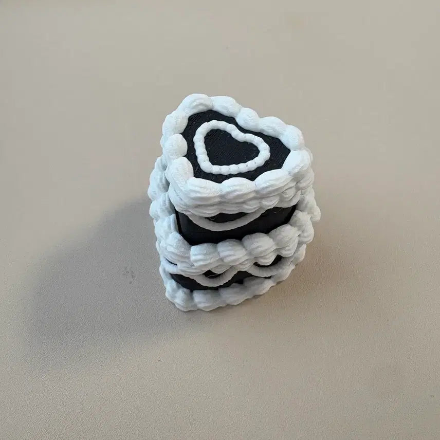 [BUNJANG] Black &amp; White Cream Cheese Mechanical Keyboard / 하트 케이크 키캡 클리커 블랙&amp;화이트 도각도각 크림치즈축