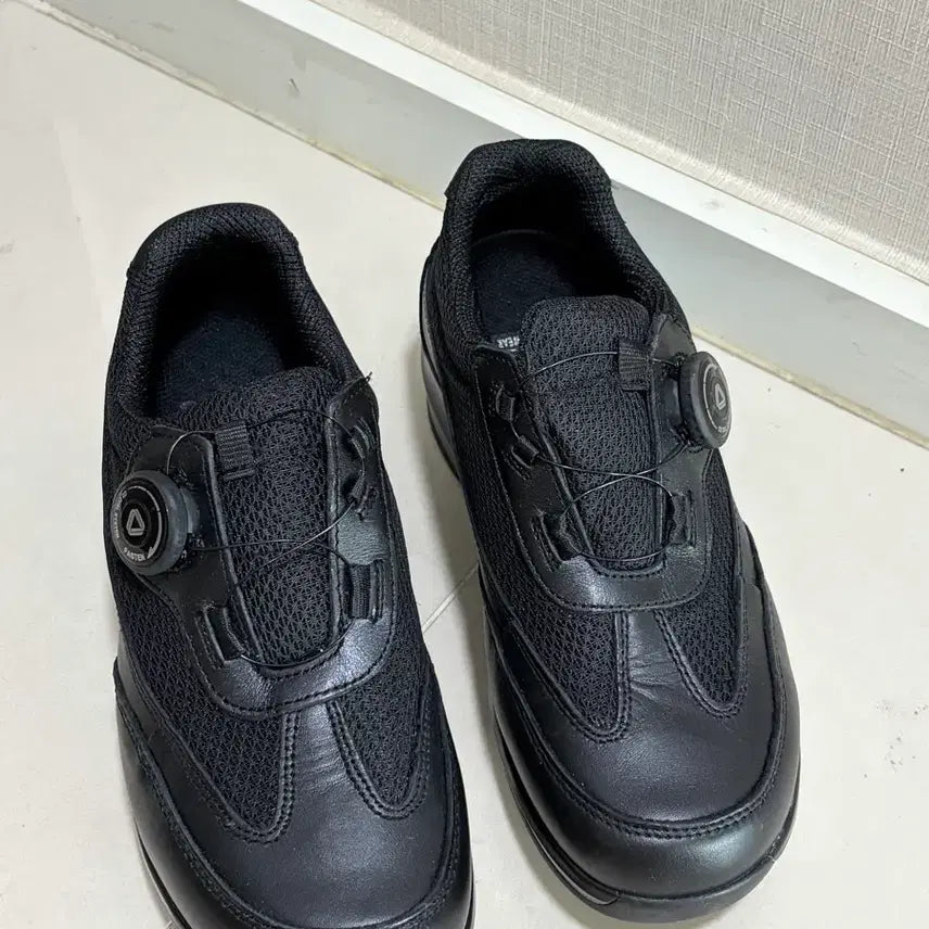 [SOLD OUT] 로투스 다이얼 운동화240 (새상품)