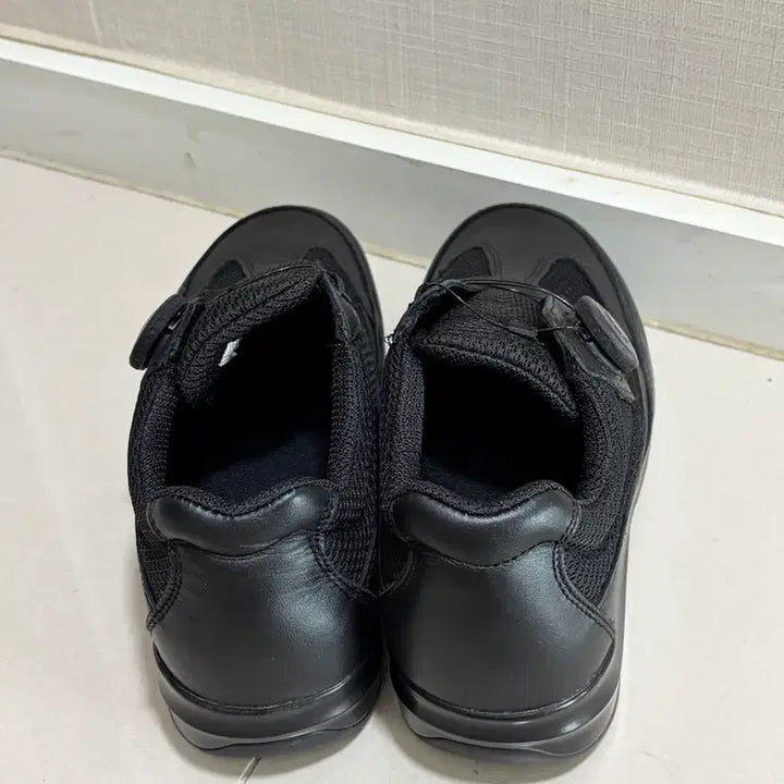 [SOLD OUT] 로투스 다이얼 운동화240 (새상품)